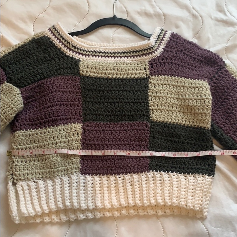 hand made cropped sweater - Picture 7 of 8